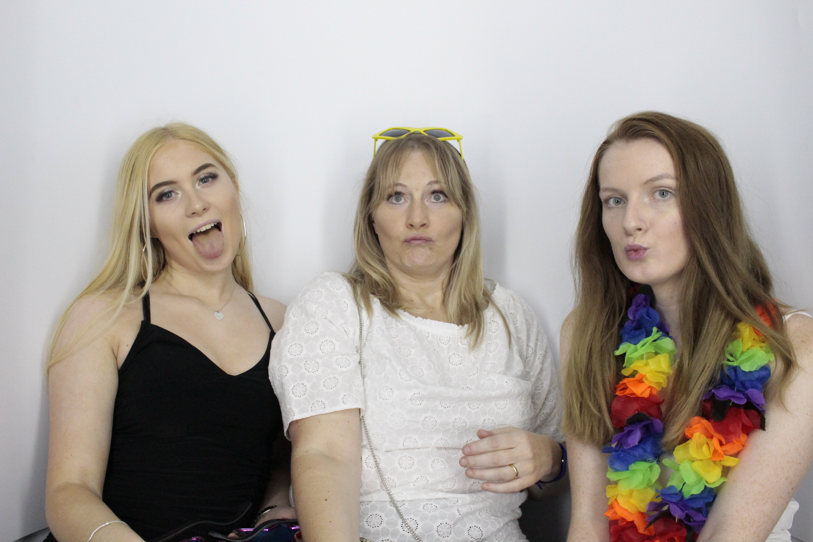 Ellesse's 21st Birthday | View more photos from the event at gallery.myphotoboothexperience.co.uk/u/MyPhotoBoothExperienceLtd/Ellesses-21st-Birthday